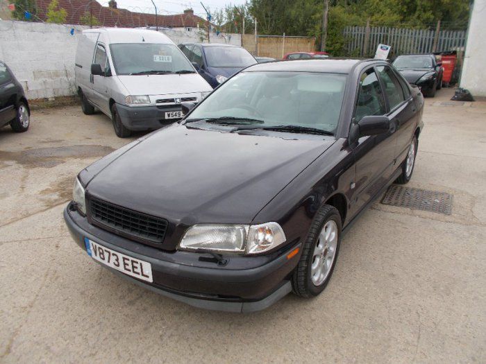 1999 Volvo S40 1.6 XS image 2