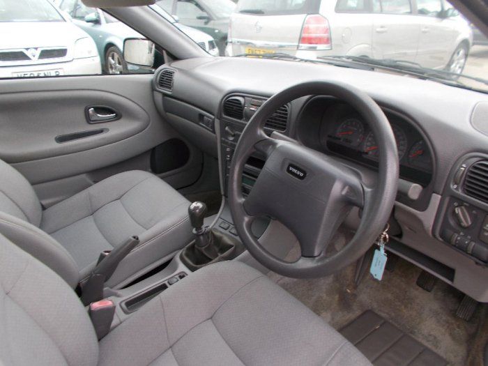 1999 Volvo S40 1.6 XS image 4
