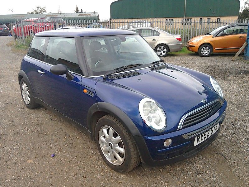 2003 MINI One 1.6 Hatchback image 2