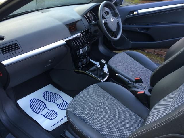 2010 VAUXHALL ASTRA 1.8 image 5