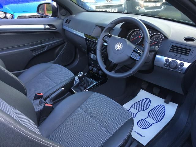 2010 VAUXHALL ASTRA 1.8 image 6