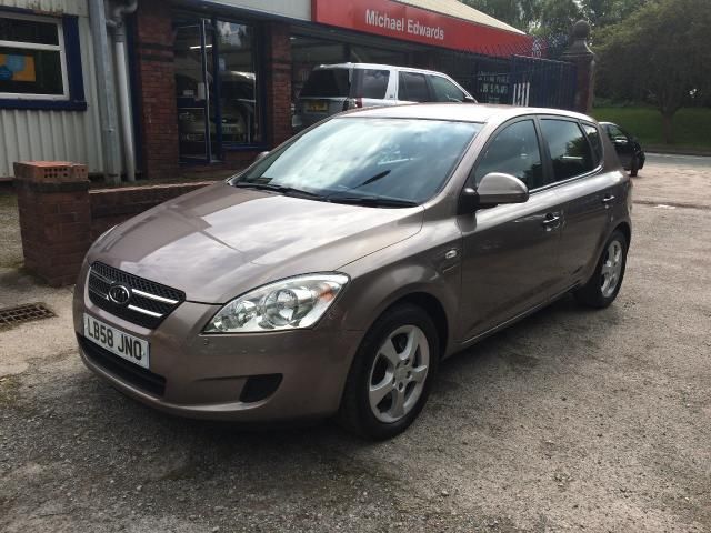 2009 KIA CEED 1.6 GS image 1