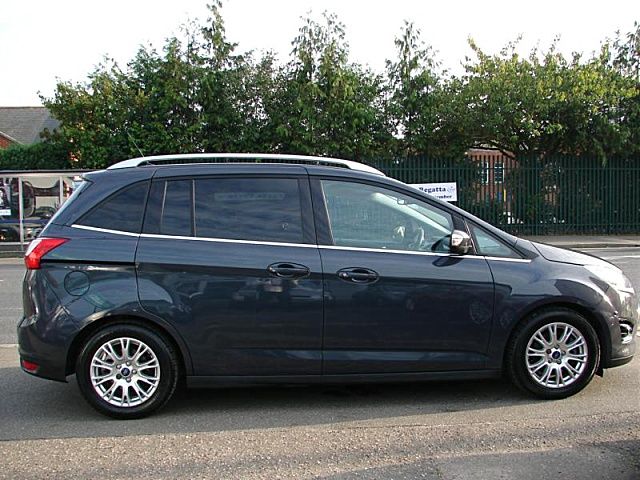 2010 Ford Grand C-Max 1.6 TDCi Titanium image 3