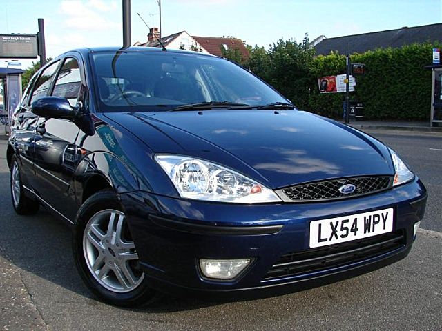 2004 Ford Focus 1.6 Zetec 5dr Automatic image 1