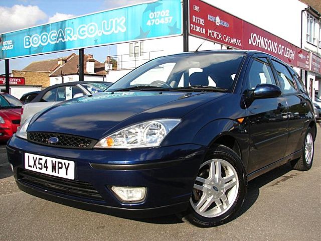 2004 Ford Focus 1.6 Zetec 5dr Automatic image 2