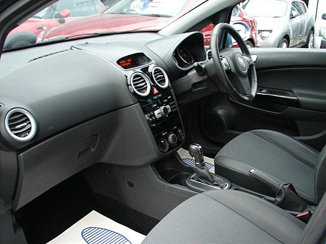 2008 Vauxhall Corsa 1.4 i 16v Design 5dr (a/c) image 5
