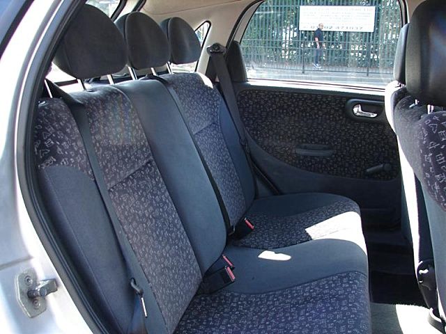 2003 Vauxhall Corsa 1.0 i 12v Elegance 5dr image 7