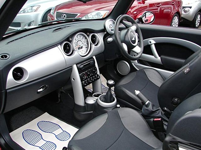 2005 MINI Convertible 1.6 Cooper image 6