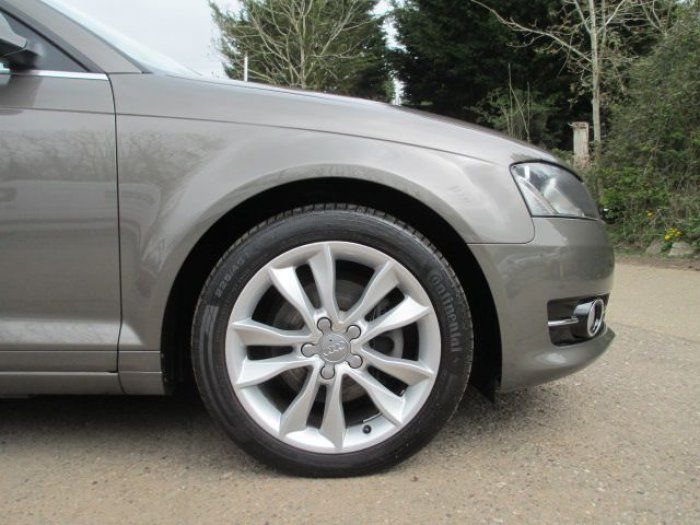 2010 Audi A3 1.8 T FSI Sport 2dr S Tronic image 9