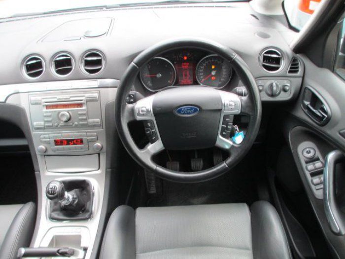 2007 Ford S-Max 2.0 TDCi Titanium 5dr image 4