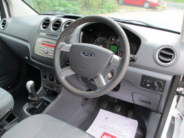 2010 Ford Transit Connect High Roof Van Trend T230 image 4