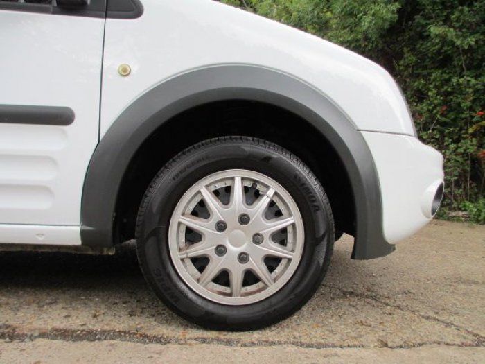 2010 Ford Transit Connect High Roof Van Trend T230 image 8