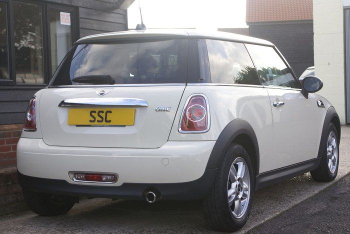 2012 Mini Hatchback 1.6 image 2