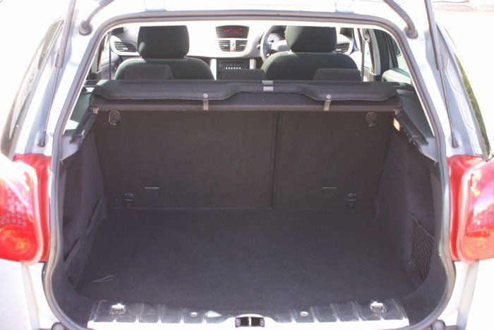 2010 Peugeot 207 1.6 HDi 90 Sport 5dr image 6