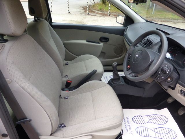 2006 Renault Clio Expression 16V image 6