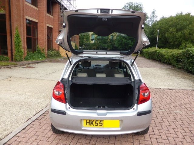 2006 Renault Clio Expression 16V image 7