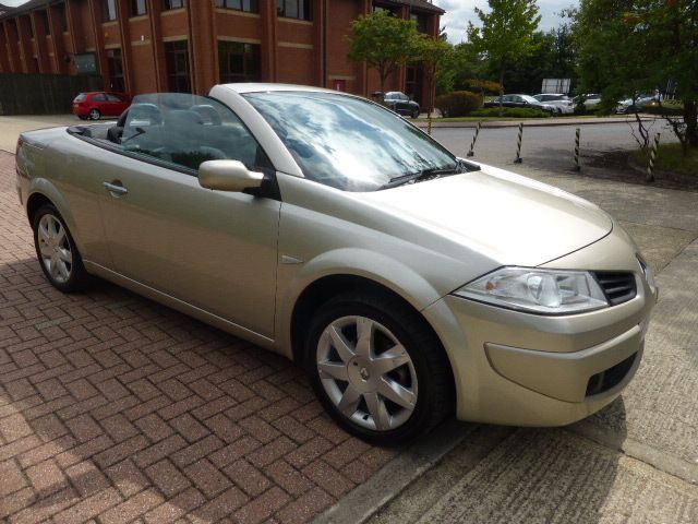 2008 Renault Megane Dynamique VVT image 2