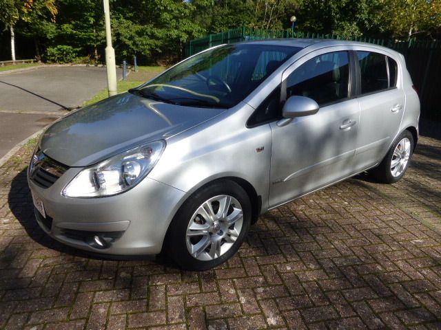 2007 Vauxhall Corsa Design 16V image 1