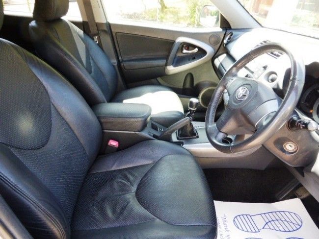2008 Toyota RAV4 Xt-r D-4D image 5