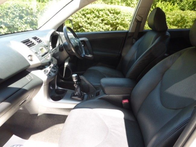 2008 Toyota RAV4 Xt-r D-4D image 6