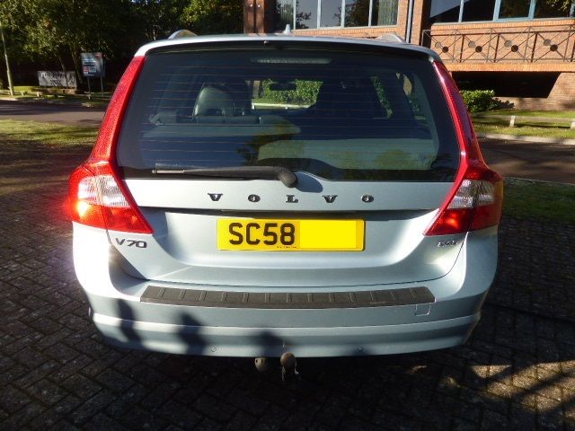 2008 Volvo V70 D SE LUX image 3