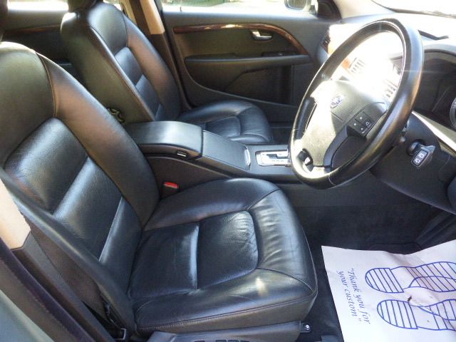 2008 Volvo V70 D SE LUX image 5