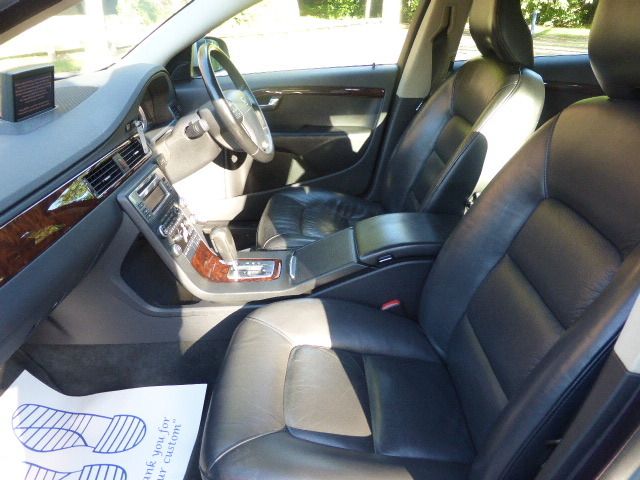2008 Volvo V70 D SE LUX image 6