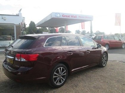 Avensis DIESEL ESTATE Tr D-4d SAT NAV, PARK CAMERA 1 OWNER image 1