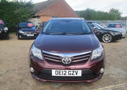 Avensis DIESEL ESTATE Tr D-4d SAT NAV, PARK CAMERA 1 OWNER image 2
