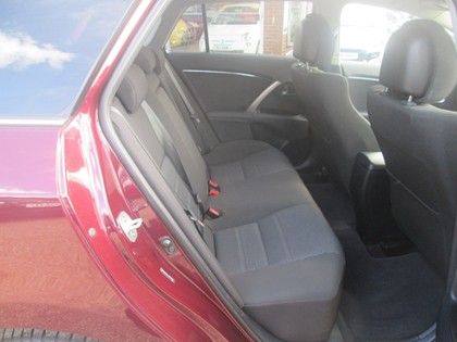 Avensis DIESEL ESTATE Tr D-4d SAT NAV, PARK CAMERA 1 OWNER image 5