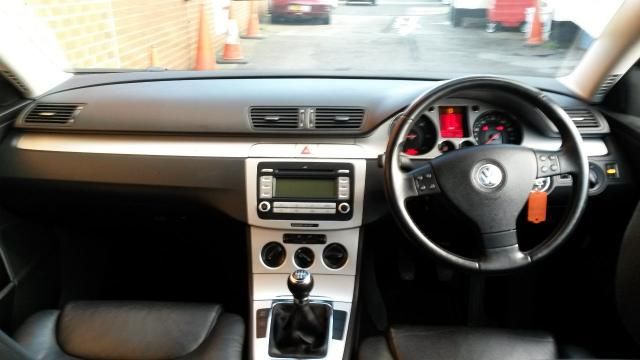 2009 VOLKSWAGEN PASSAT 1.9 HIGHLINE TDI 4d image 6