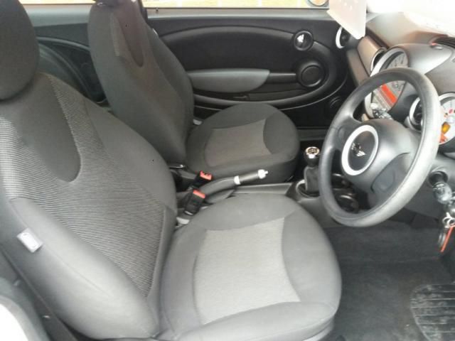 2007 MINI HATCH 1.6 COOPER 3d image 6