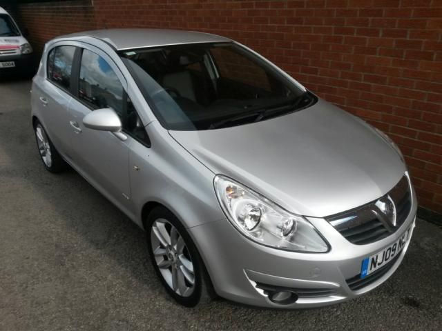 2009 VAUXHALL CORSA 1.4 DESIGN 16V 5d image 2