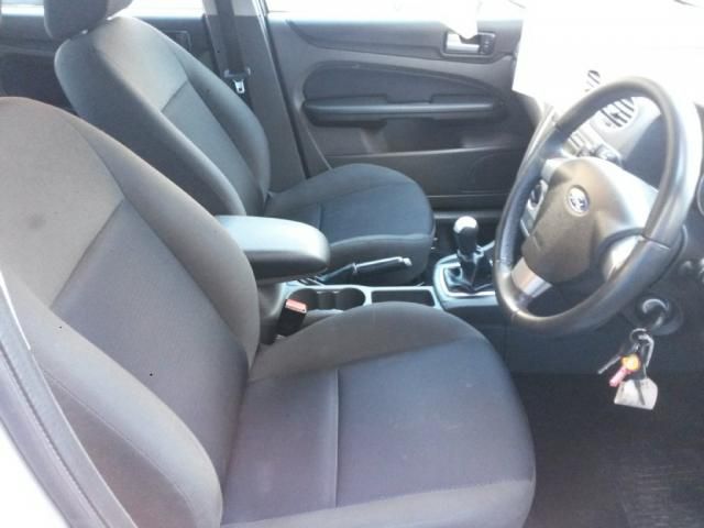 2006 FORD FOCUS 1.8 ZETEC CLIMATE image 6