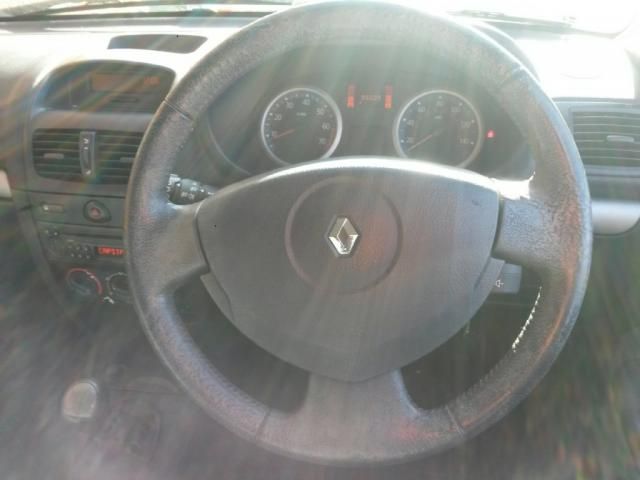 2005 RENAULT CLIO 1.1 image 7