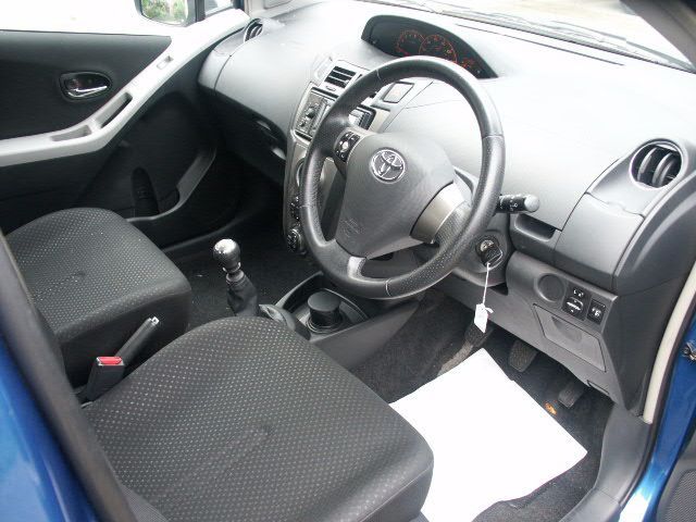2011 Toyota Yaris 1.4 D-4D T Spirit Nav 5dr image 5