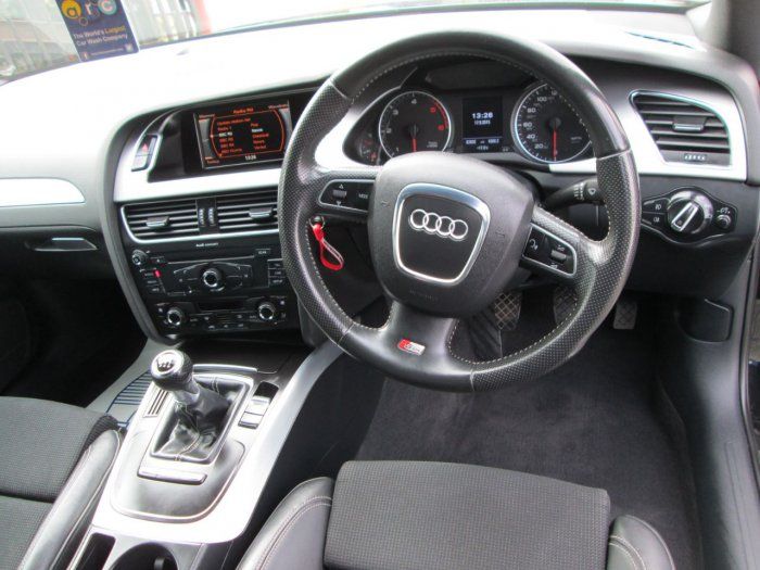 2009 Audi A4 2.0 TDI S LINE 5dr image 5