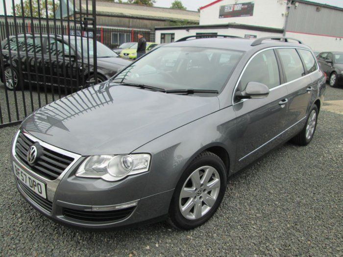 2007 Volkswagen Passat 2.0 SE TDI 5dr image 1
