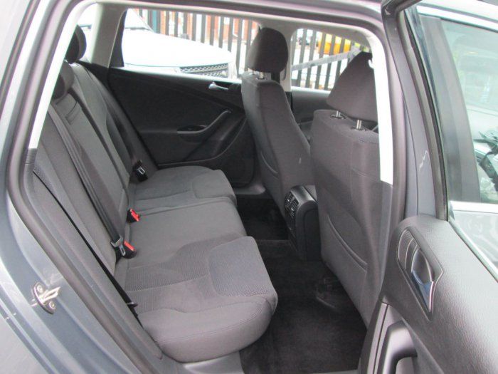 2007 Volkswagen Passat 2.0 SE TDI 5dr image 6