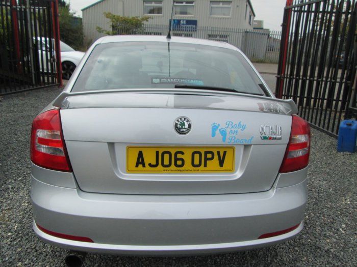 2006 Skoda Octavia 2.0T FSI vRS 5dr image 4