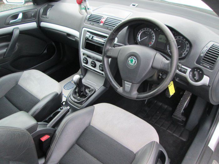 2006 Skoda Octavia 2.0T FSI vRS 5dr image 5