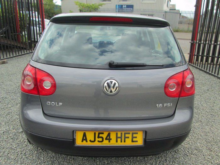 2004 Volkswagen Golf 1.6 S FSI 5dr image 4