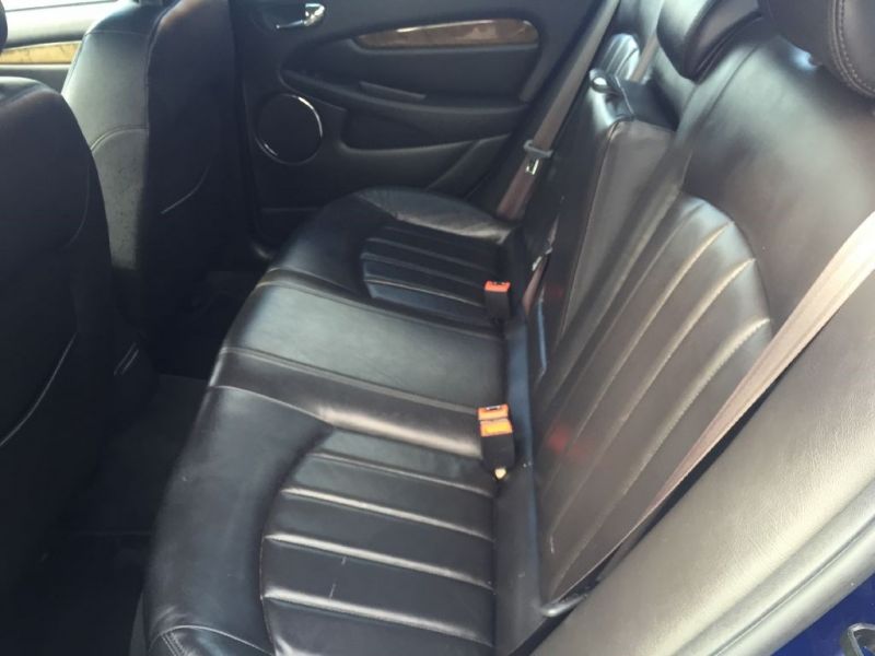 2003 Jaguar X-Type V6 SE image 7