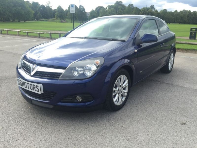2010 Vauxhall Astra SRI image 2
