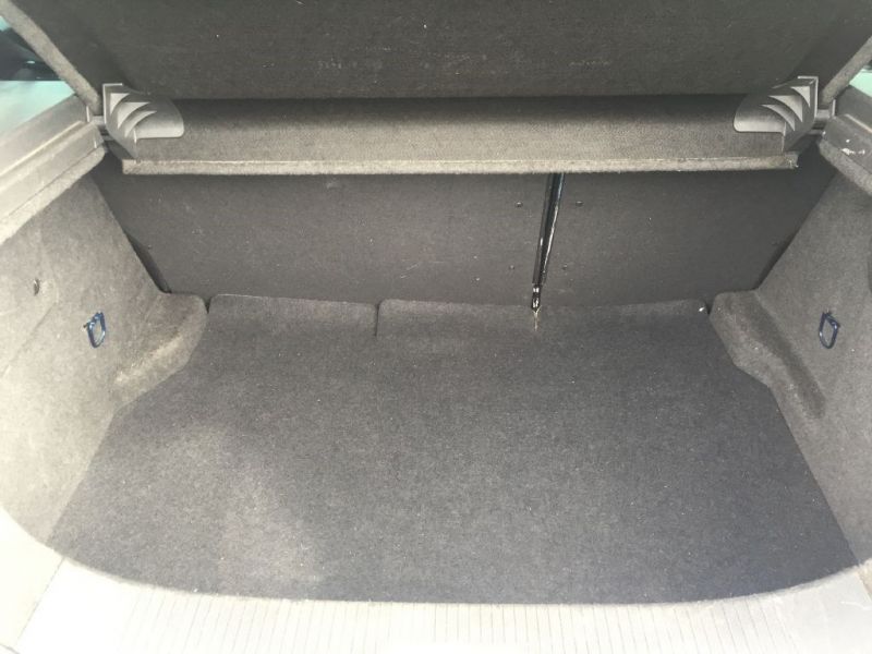 2010 Vauxhall Astra SRI image 4