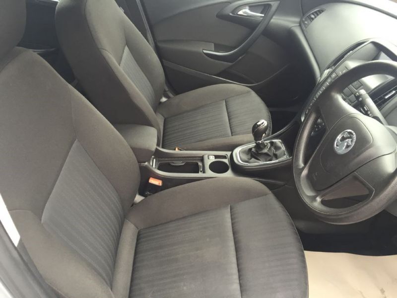 2010 Vauxhall Astra ES image 7
