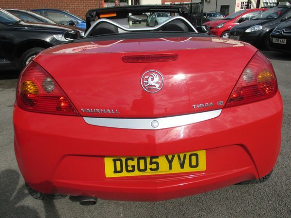2005 VAUXHALL TIGRA 1.8i 16V Sport image 4