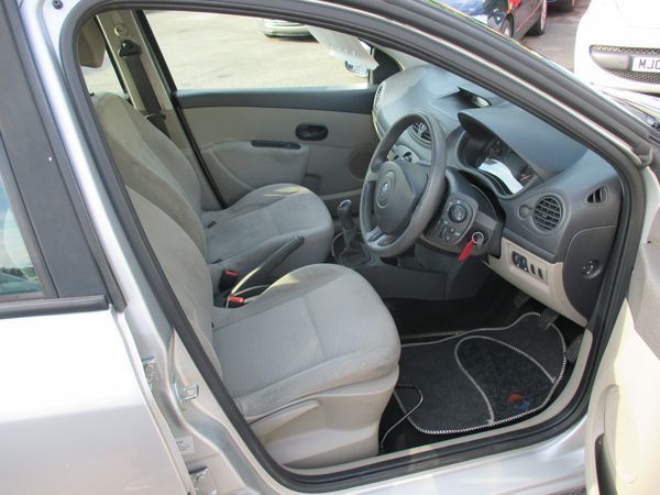 2006 RENAULT CLIO 1.4 16V Expression image 7