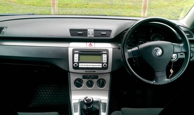 2006 VOLKSWAGEN PASSAT 2.0 SE TDI image 5