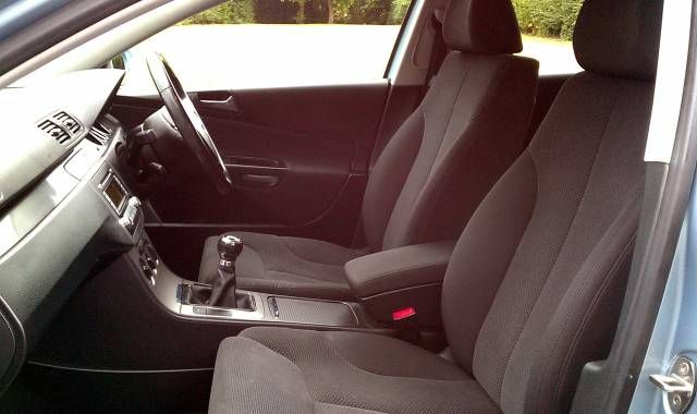 2006 VOLKSWAGEN PASSAT 2.0 SE TDI image 6